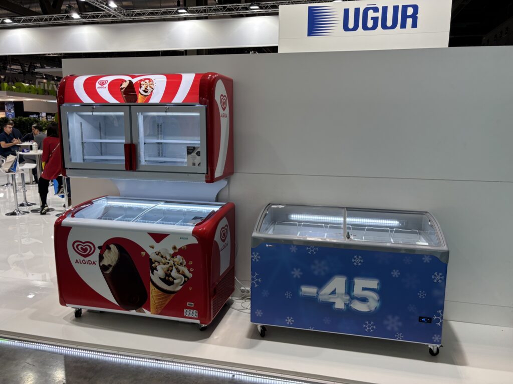 Брендированное холодильное оборудование UGUR